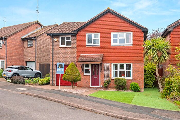 5 Bedroom Detached House For Sale In Opal Way, Wokingham, Berkshire, RG41