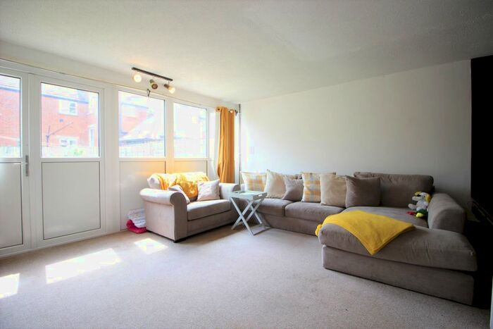 4 Bedroom Terraced House To Rent In Damon Close, Sidcup, DA14