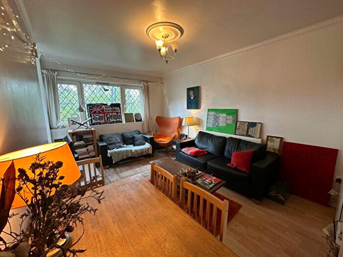 3 Bedroom Flat To Rent In Bedroom Flat, Jocelin House – Islington, N1