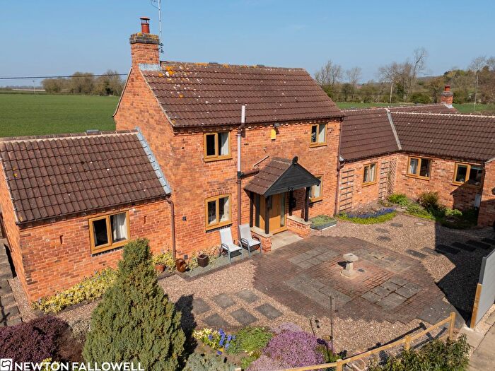 3 Bedroom Barn Conversion For Sale In Yew Tree Road, Upton, DN22