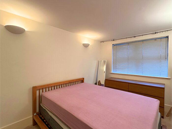 1 Bedroom Flat To Rent In Hartfield Road, Wimbledon, SW19
