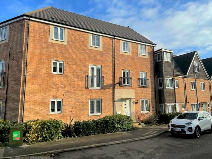 5 Bedroom Town House To Rent In Fonda Meadows, Oxley Park, MK4