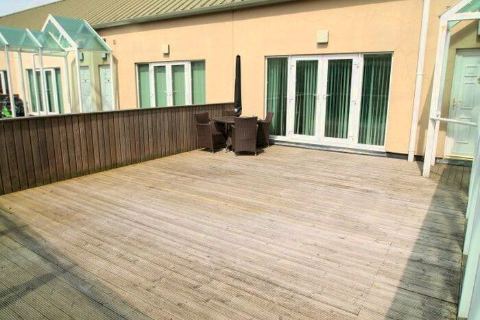 2 Bedroom Flat To Rent In Greens End, London, SE18