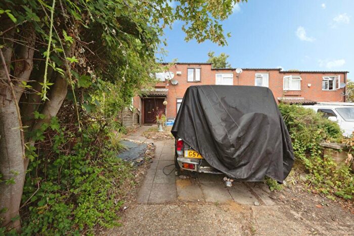 3 Bedroom Terraced House For Sale In Walbrook Avenue, Springfield, Milton Keynes, Buckinghamshire, MK6