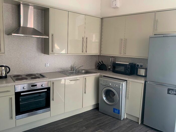 3 Bedroom Flat To Rent In Perth Road, West End, Dundee, DD1