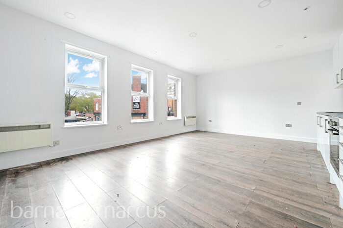 3 Bedroom Flat To Rent In Cowper Road, London, N18