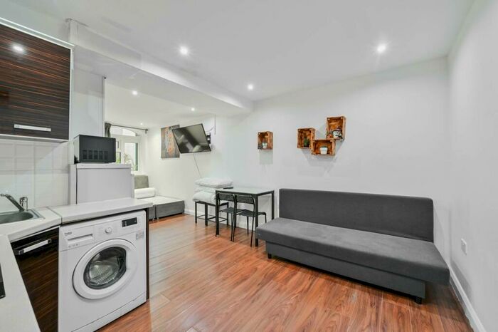 Studio To Rent In Eversholt Street, Mornington Crescent, London, NW1