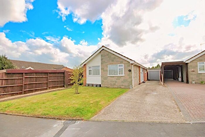 2 Bedroom Detached Bungalow For Sale In Stansted Close, Allington, Maidstone, ME16