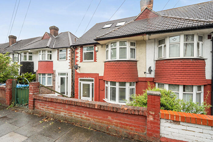 5 Bedroom End Of Terrace House For Sale In Westmount Road, London, SE9