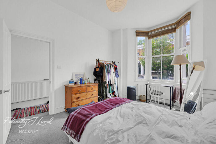 4 Bedroom Terraced House For Sale In Killowen Road, London, E9 - Photo 10