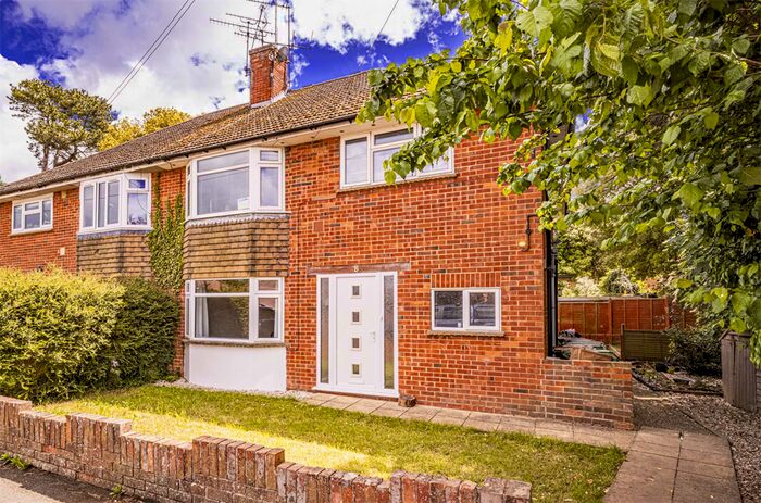 2 Bedroom Flat To Rent In The Maisonettes, Goring On Thames, RG8