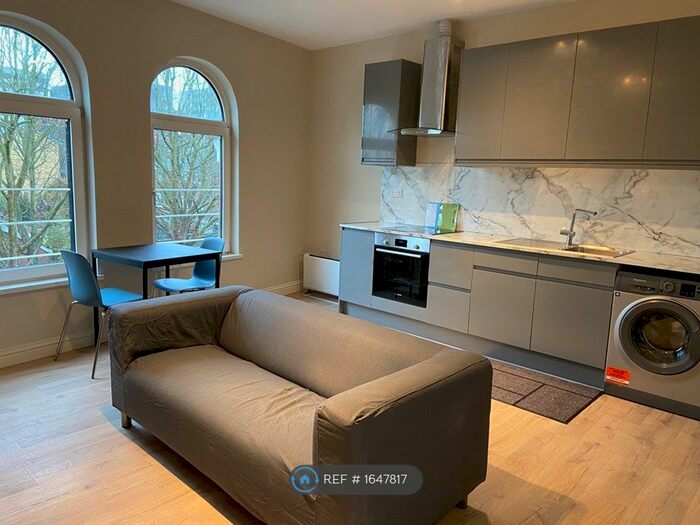 1 Bedroom Flat To Rent In Victory Rd Mews, London, SW19
