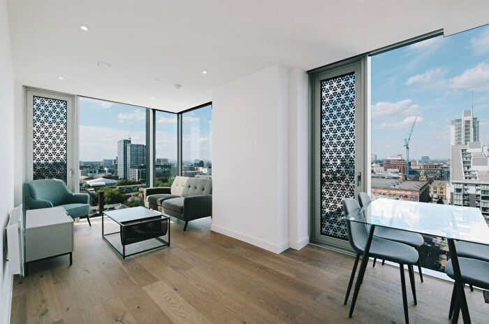 2 Bedroom Flat To Rent In Viadux, Manchester, Uk, M1