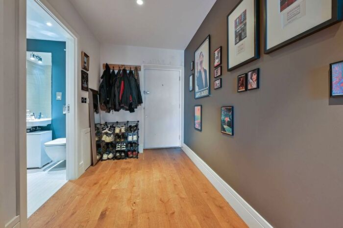 1 Bedroom Flat To Rent In Koops Mill Mews, Bermondsey, London, SE1