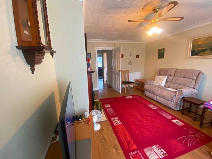 2 Bedroom Bungalow For Sale In Kingrosia Park, Clydach, Swansea, SA6
