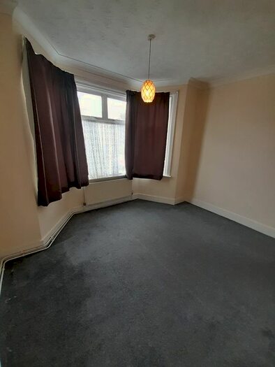 2 Bedroom Flat To Rent In Belmont Road, Ilford, IG1