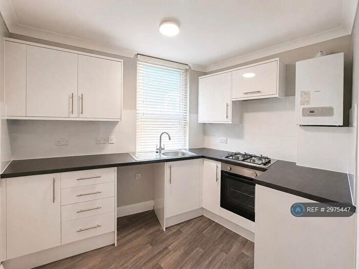 2 Bedroom Flat To Rent In St Swithuns Road, Bournemouth, BH1