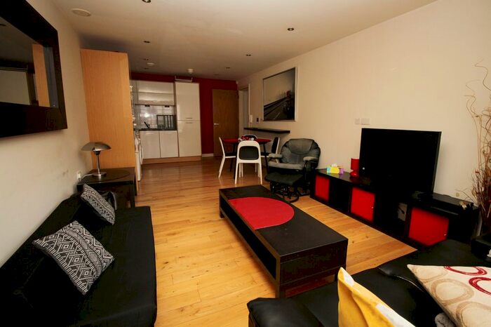 2 Bedroom Flat To Rent In The Sawmill, Dock Street, HU1