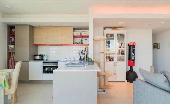 2 Bedroom Flat To Rent In Tidal Basin Road, London, E16