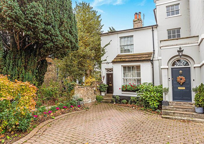 3 Bedroom End Terrace House For Sale In North Road, Hertford, SG14