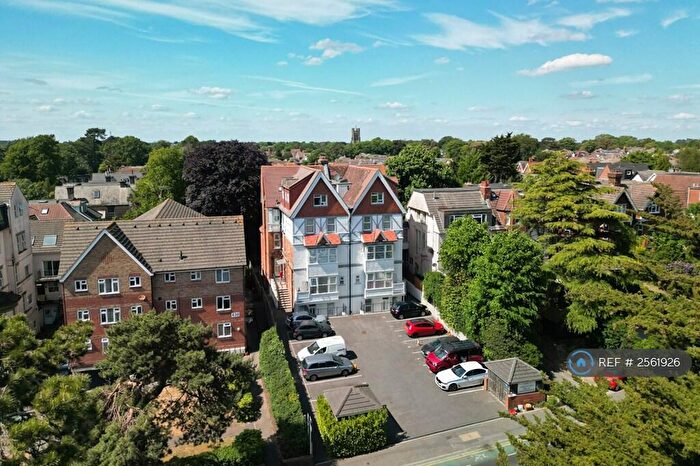 2 Bedroom Flat To Rent In Fernwood Court, Bournemouth, BH1