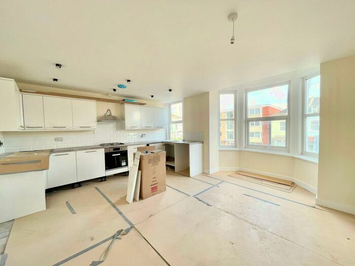 2 Bedroom Apartment To Rent In Flat, Victoria Road South, Portsmouth, PO5