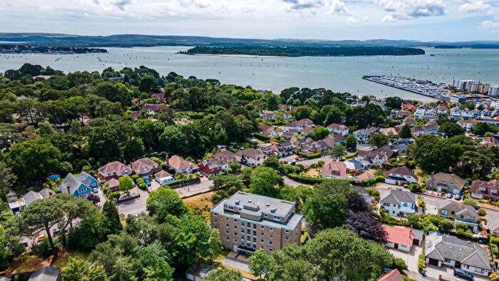 2 Bedroom Flat For Sale In Hurst Hill, Lilliput, BH14