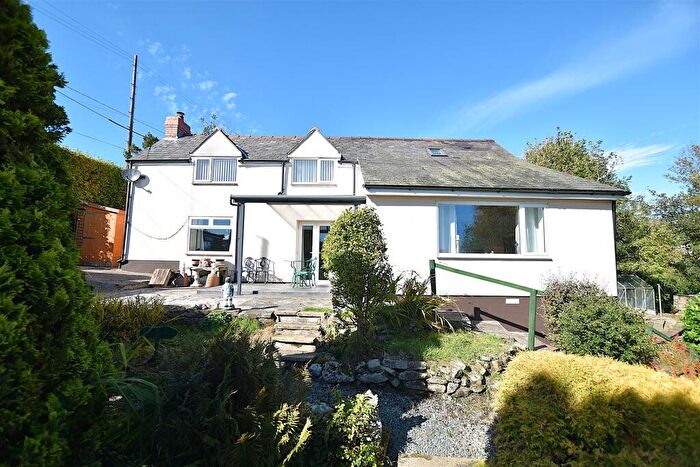 3 Bedroom House For Sale In Bryn Madoc Road, Gwynfryn, Wrexham, LL11