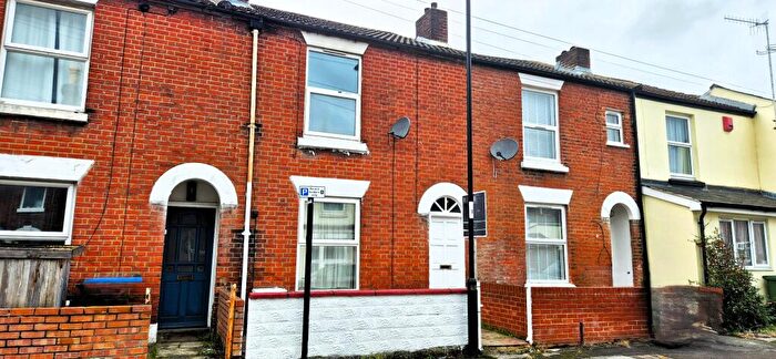 3 Bedroom House To Rent In Inner Avenue, SO14