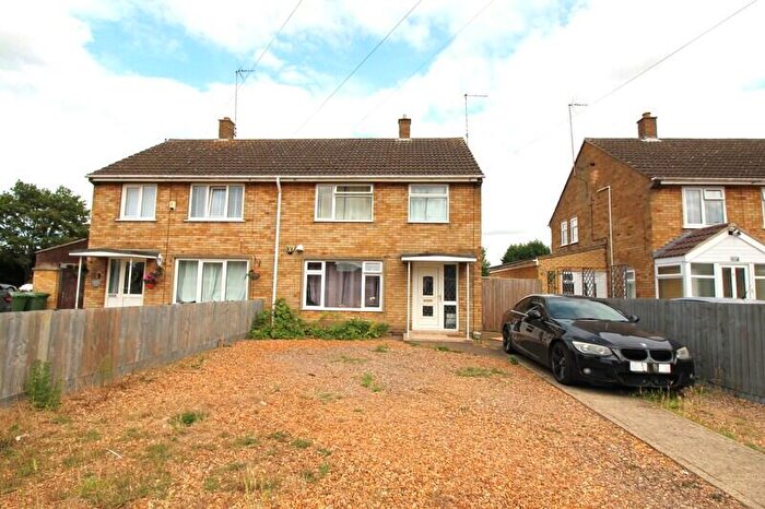 3 Bedroom Semi-Detached House For Sale In Chestnut Crescent, Whittlesey, Cambs, PE7