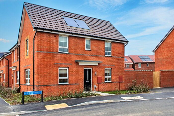 3 Bedroom Semi-detached House For Sale In Ouse Close, Harworth, DN11