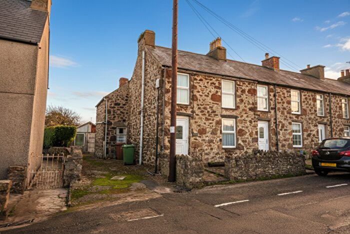 3 Bedroom End Of Terrace House For Sale In Sarn Bach, Pwllheli, LL53