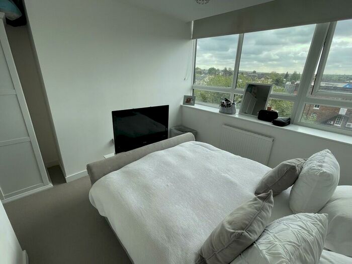 2 Bedroom Apartment To Rent In Springfield Road, Chelmsford, CM2