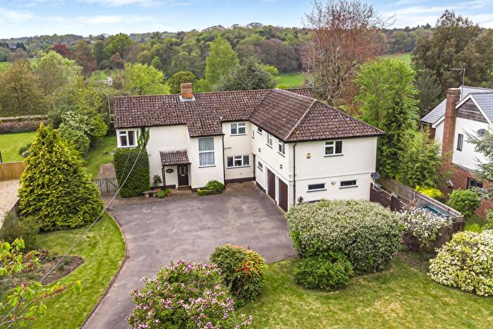 4 Bedroom Detached House For Sale In Tanners Lane, Chalkhouse Green, Reading, RG4