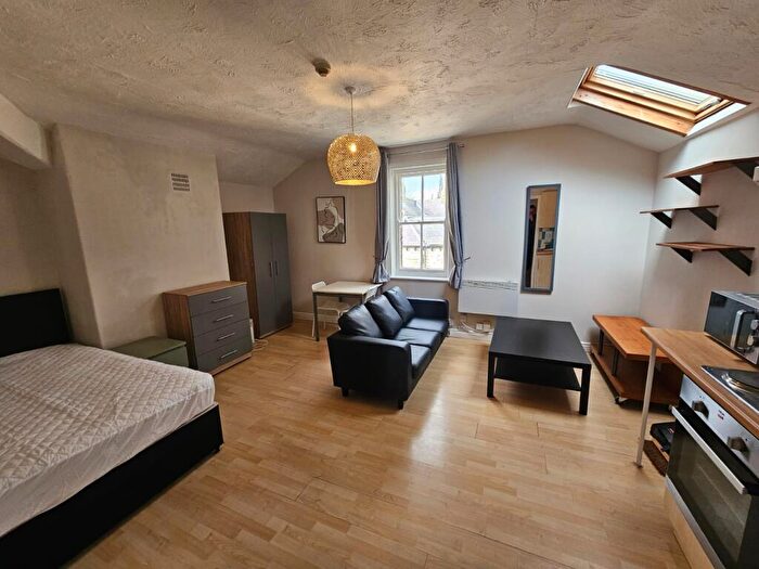 Studio To Rent In Headingley Lane, Headingley, Leeds, LS6