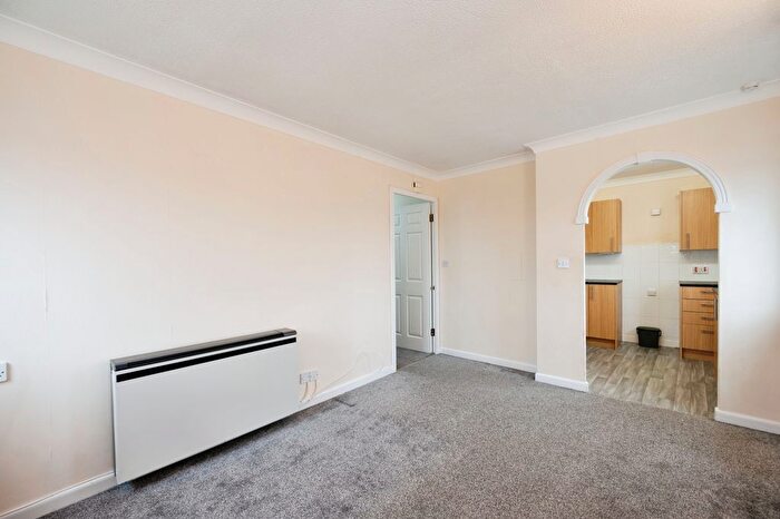 1 Bedroom Flat For Sale In Clarence Parade, Southsea, Hampshire, PO5