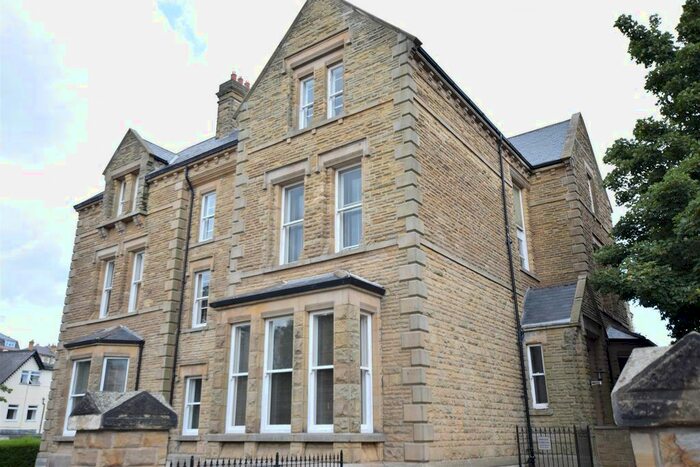 2 Bedroom Flat To Rent In Westbourne Grove, Scarborough, YO11