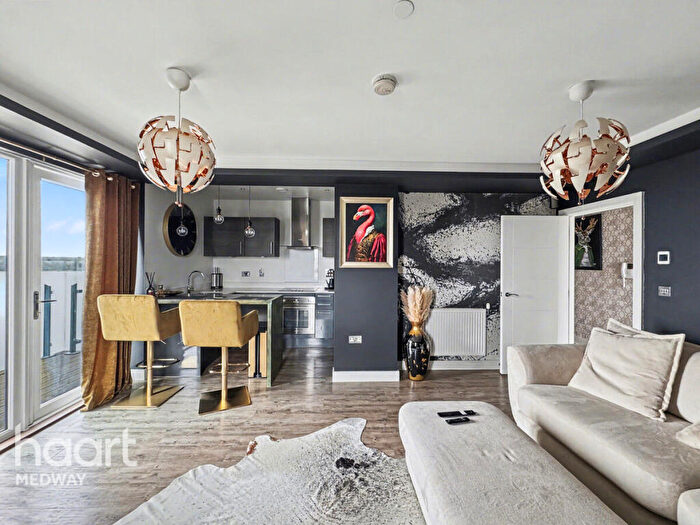 2 Bedroom Apartment For Sale In Pegasus Way, Gillingham, ME7