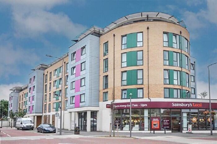 2 Bedroom Flat To Rent In London Road, Wallington, Surrey., SM6