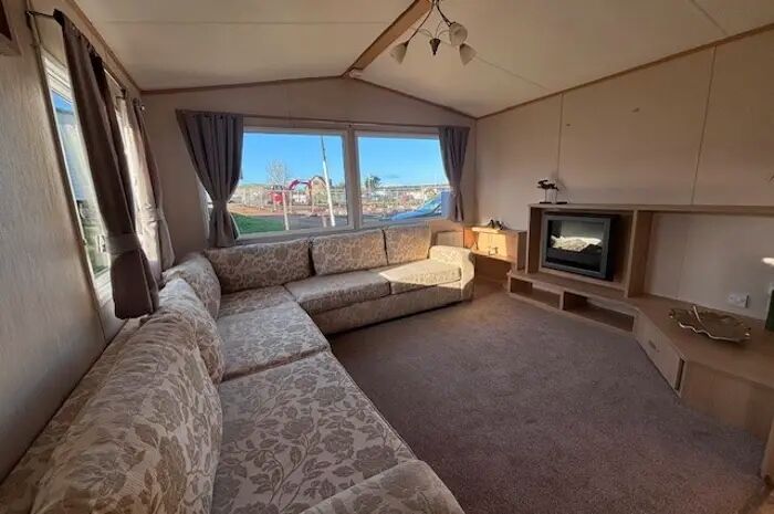 2 Bedroom Mobile/park Home For Sale In Lossiemouth, IV31