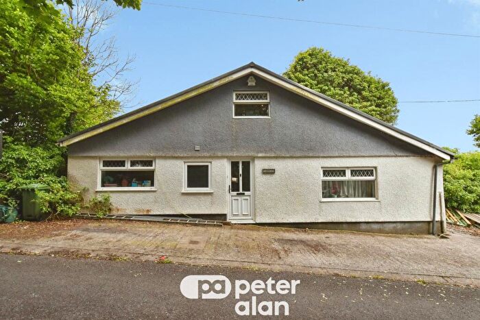 4 Bedroom Farm House For Sale In Penyard Road, Hirwaun, Aberdare, CF44
