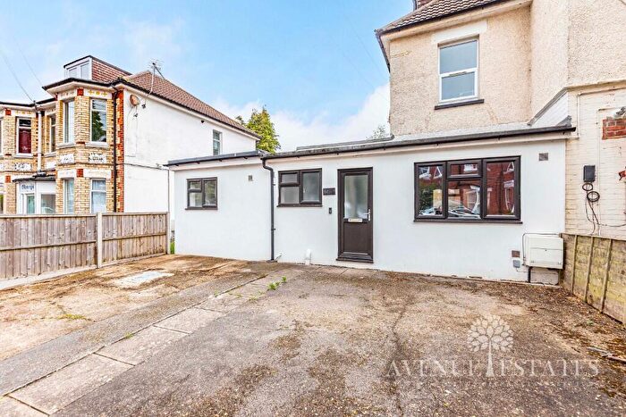 2 Bedroom Apartment For Sale In Walpole Road, Bournemouth, Dorset, BH1