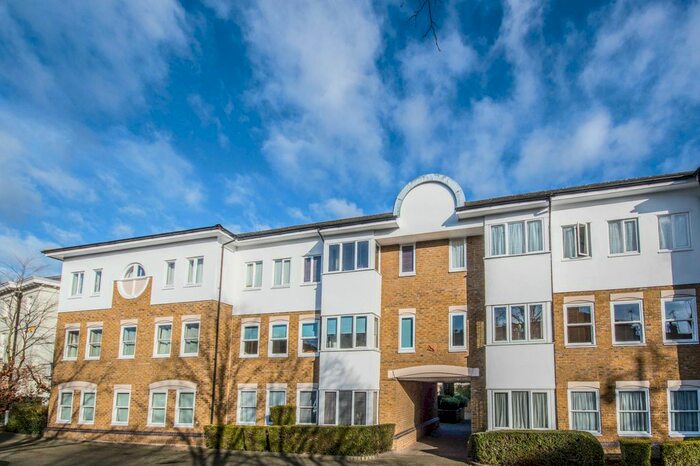 2 Bedroom Flat To Rent In Nightingale Court, Hertford, Herts, SG14