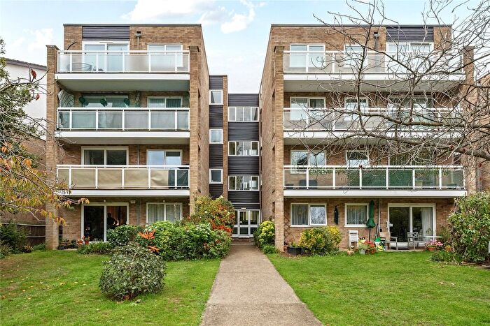 2 Bedroom Flat For Sale In Brackley Road, Beckenham, BR3