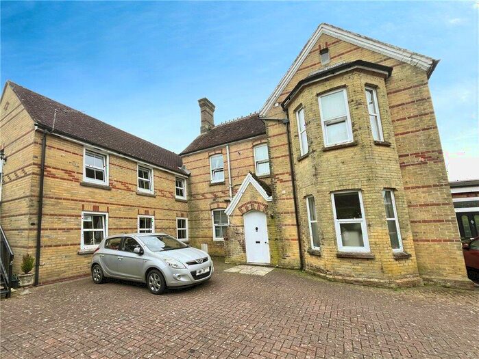 2 Bedroom Apartment For Sale In Staplers Road, Newport, Isle Of Wight, PO30