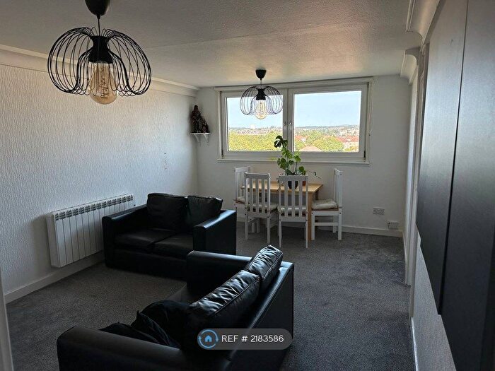 2 Bedroom Flat To Rent In Coatbridge, Coatbridge, ML5
