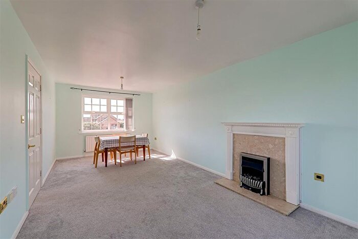 2 Bedroom Flat To Rent In Anchor Close, Shoreham-By-Sea, BN43