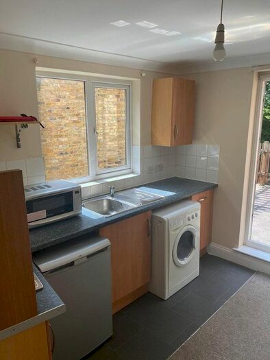 Studio To Rent In Sparsholt Road, London, N19