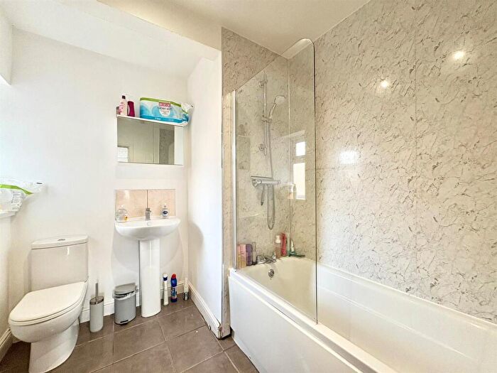 4 Bedroom House To Rent In Selston Drive, Nottingham, NG8