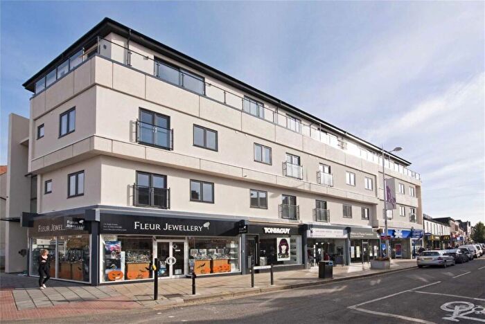 2 Bedroom Flat To Rent In Church Street, Surrey, KT12